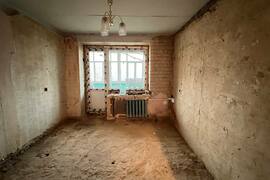 Продается 4-комнатная квартира!